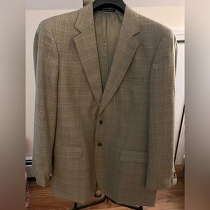 Tans, hounds tooth checked pattern, 2 button sport coat